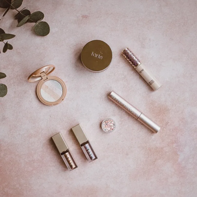 Un sérum éclat pour corriger les taches brunes : une solution anti-âge à considérer