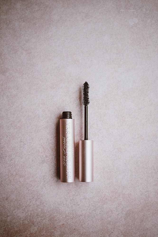 Huile de chanvre pour le visage : un soin végétal anti‑âge pour peaux sensibles